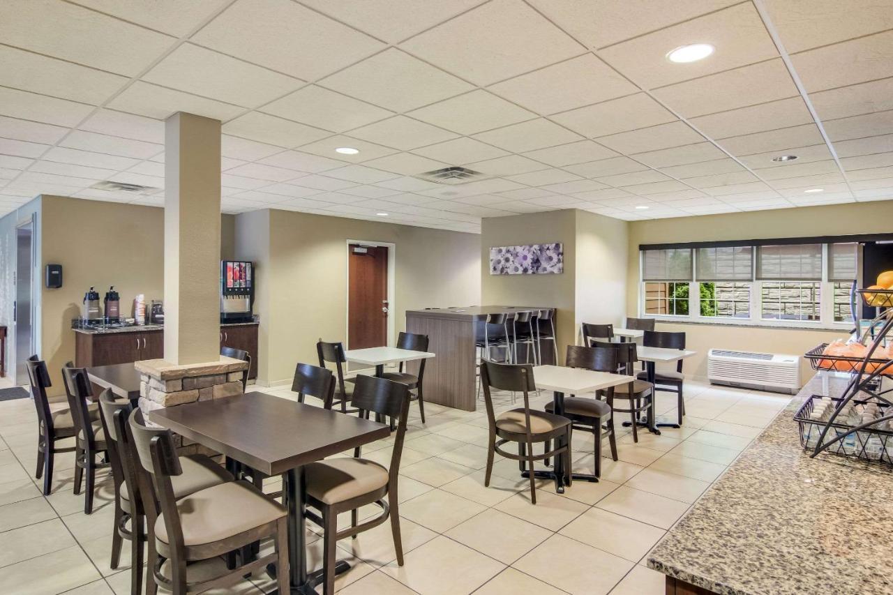 Sleep Inn & Suites Steubenville At The University Екстер'єр фото
