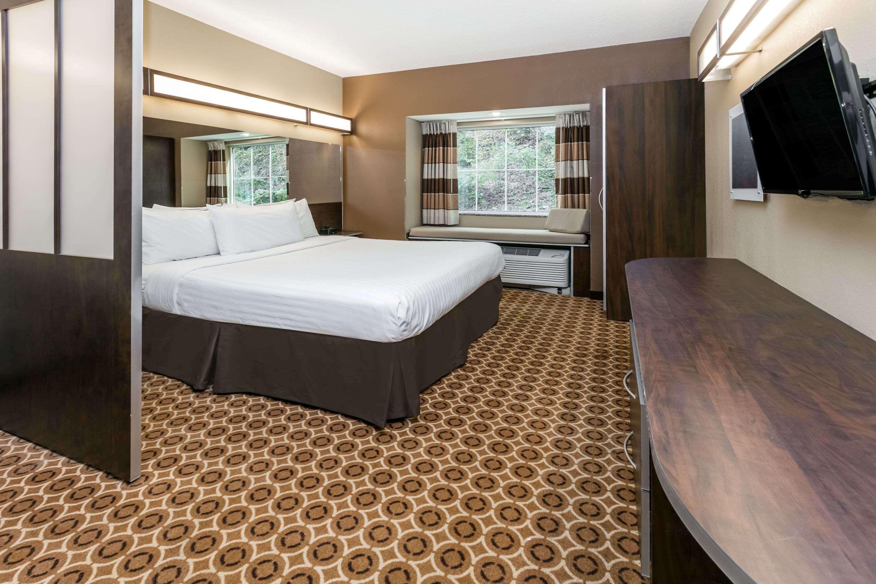 Sleep Inn & Suites Steubenville At The University Екстер'єр фото