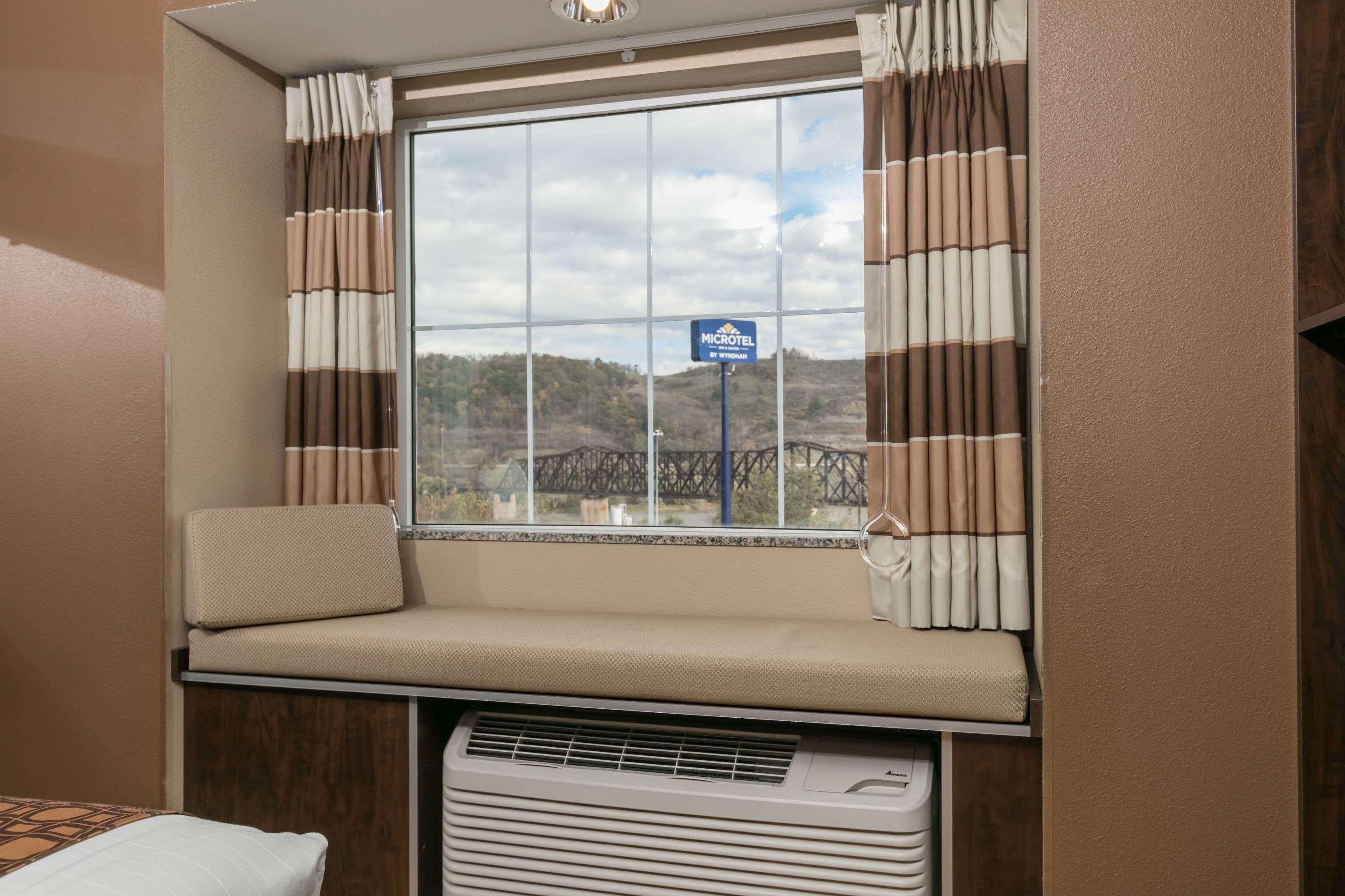 Sleep Inn & Suites Steubenville At The University Екстер'єр фото