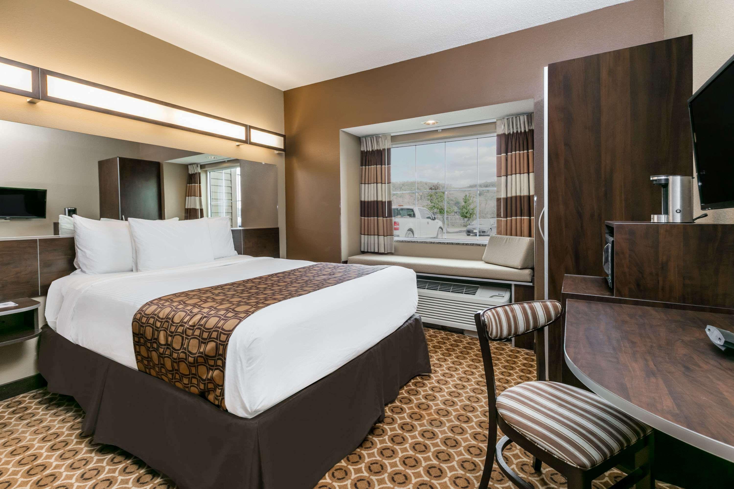 Sleep Inn & Suites Steubenville At The University Екстер'єр фото