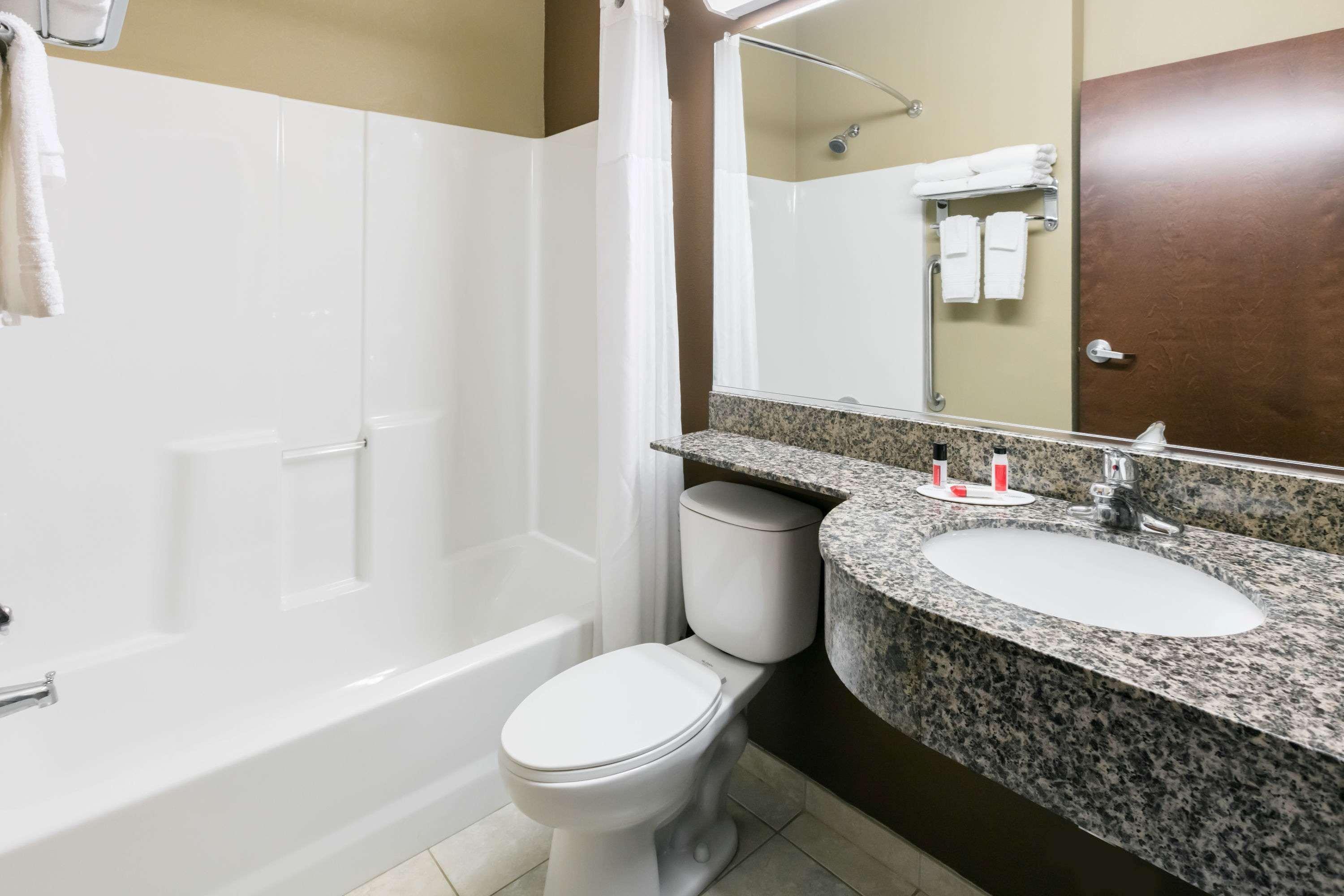 Sleep Inn & Suites Steubenville At The University Екстер'єр фото